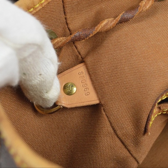 Louis Vuitton’ - Picture 7 of 10